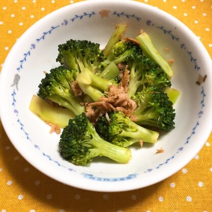 ご近所の家庭菜園をされている方から、ブロッコリーをいただきました！野菜が高いこのご時世。その方がマジで女神に見えました(^^;;
ブロッコリーの美味しさを堪能♡